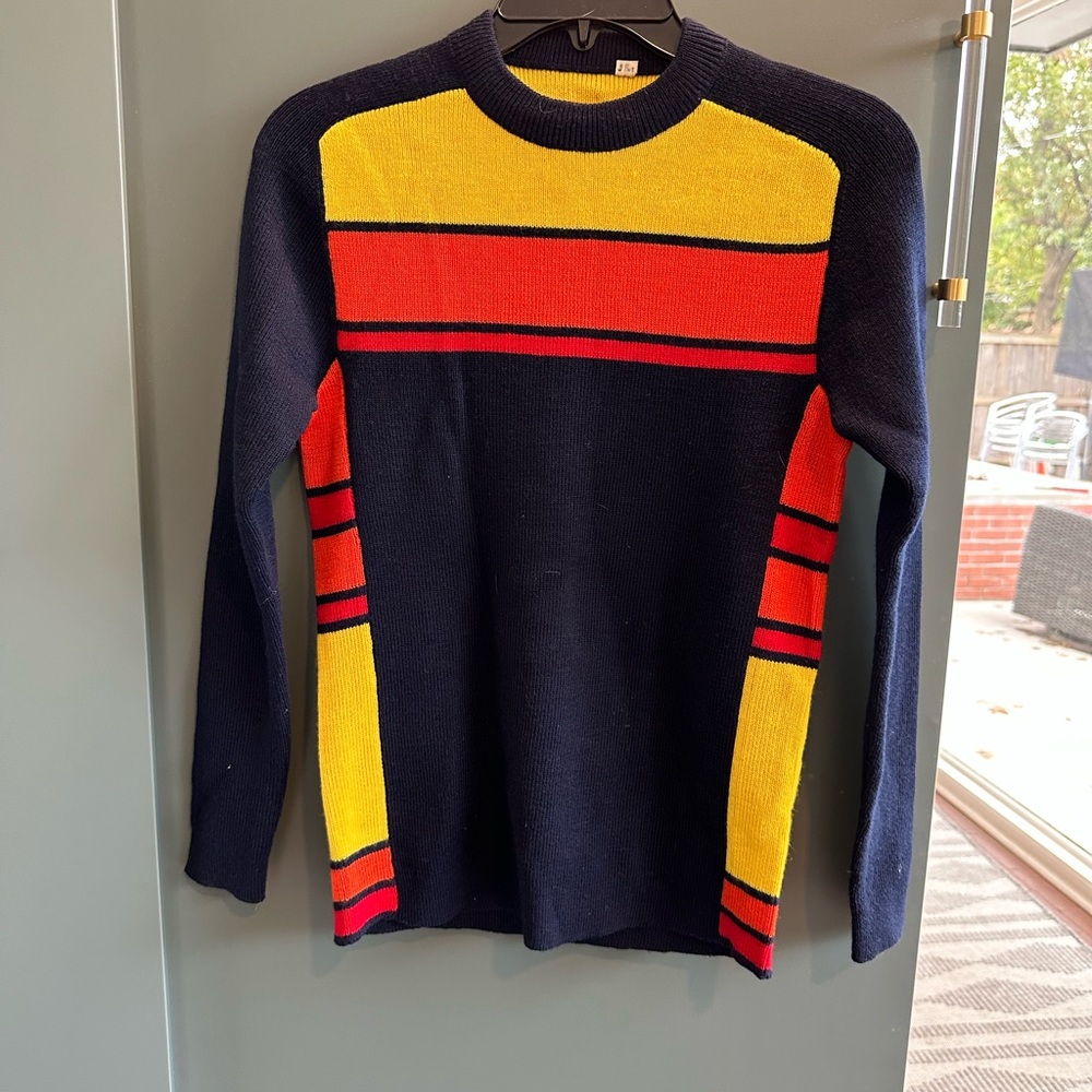 Women’s vintage wool ski sweater size S
